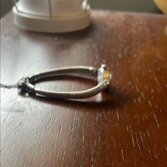 Elegant Silver Women's Bracelet Watch - Picture 2 of 2